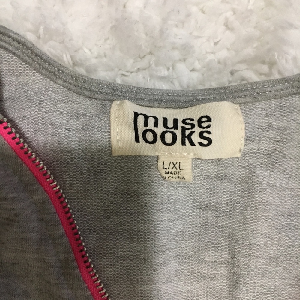 It’s a grey jumpsuit!